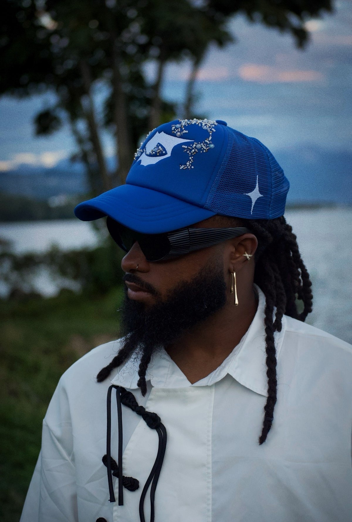Casquette perlée bleu
