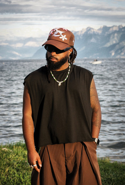 Casquette perlée brune