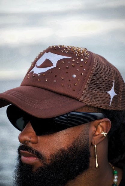 Casquette perlée brune