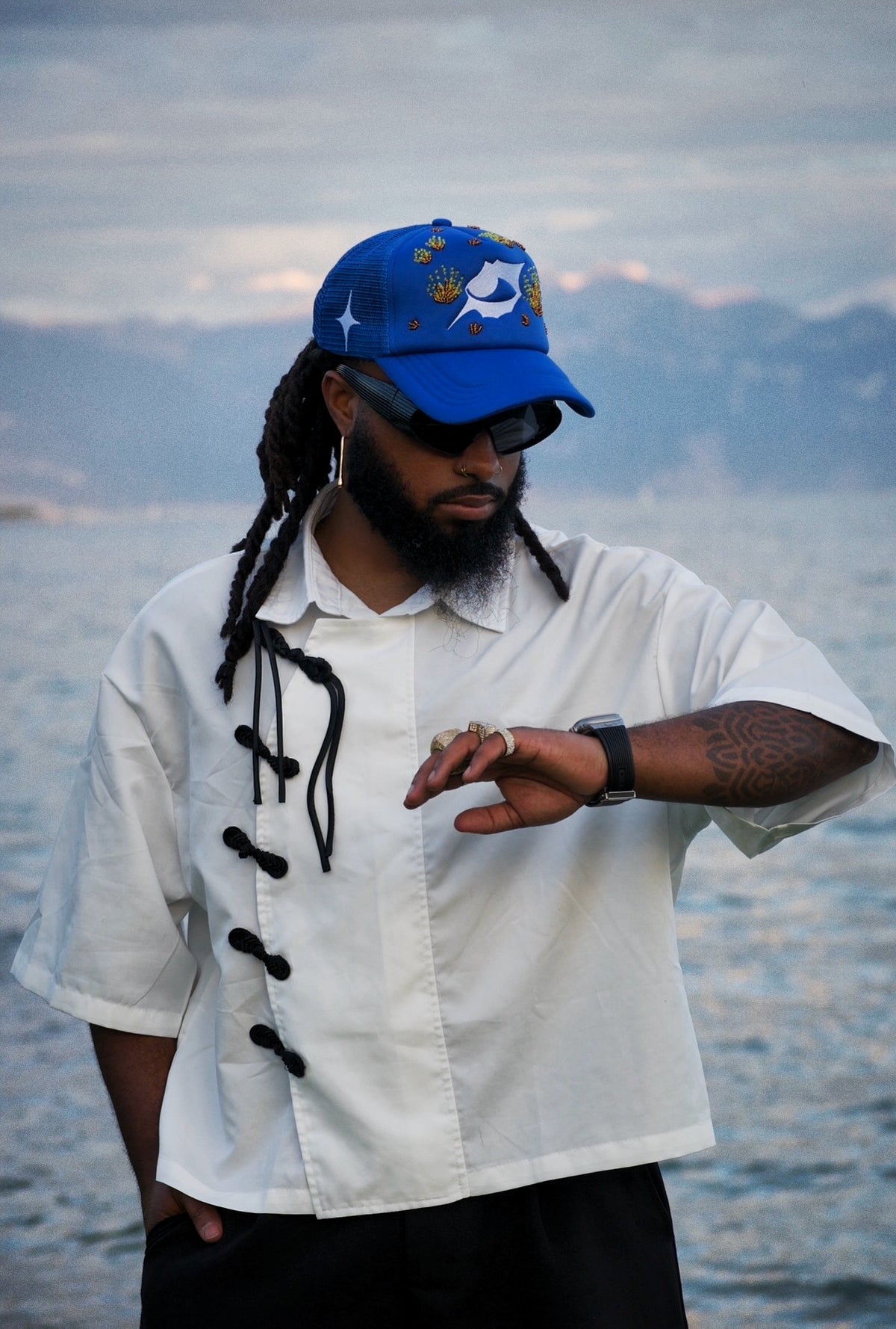Casquette perlée bleu