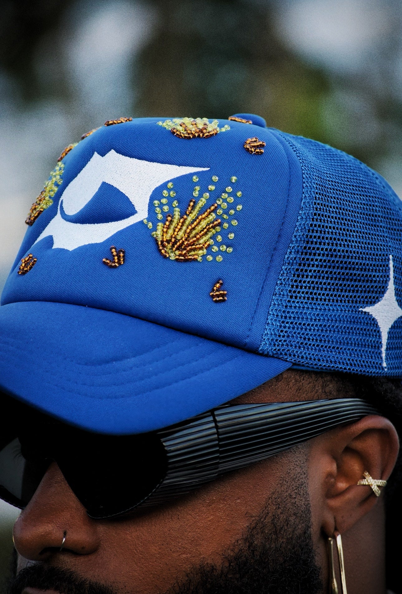 Casquette perlée bleu