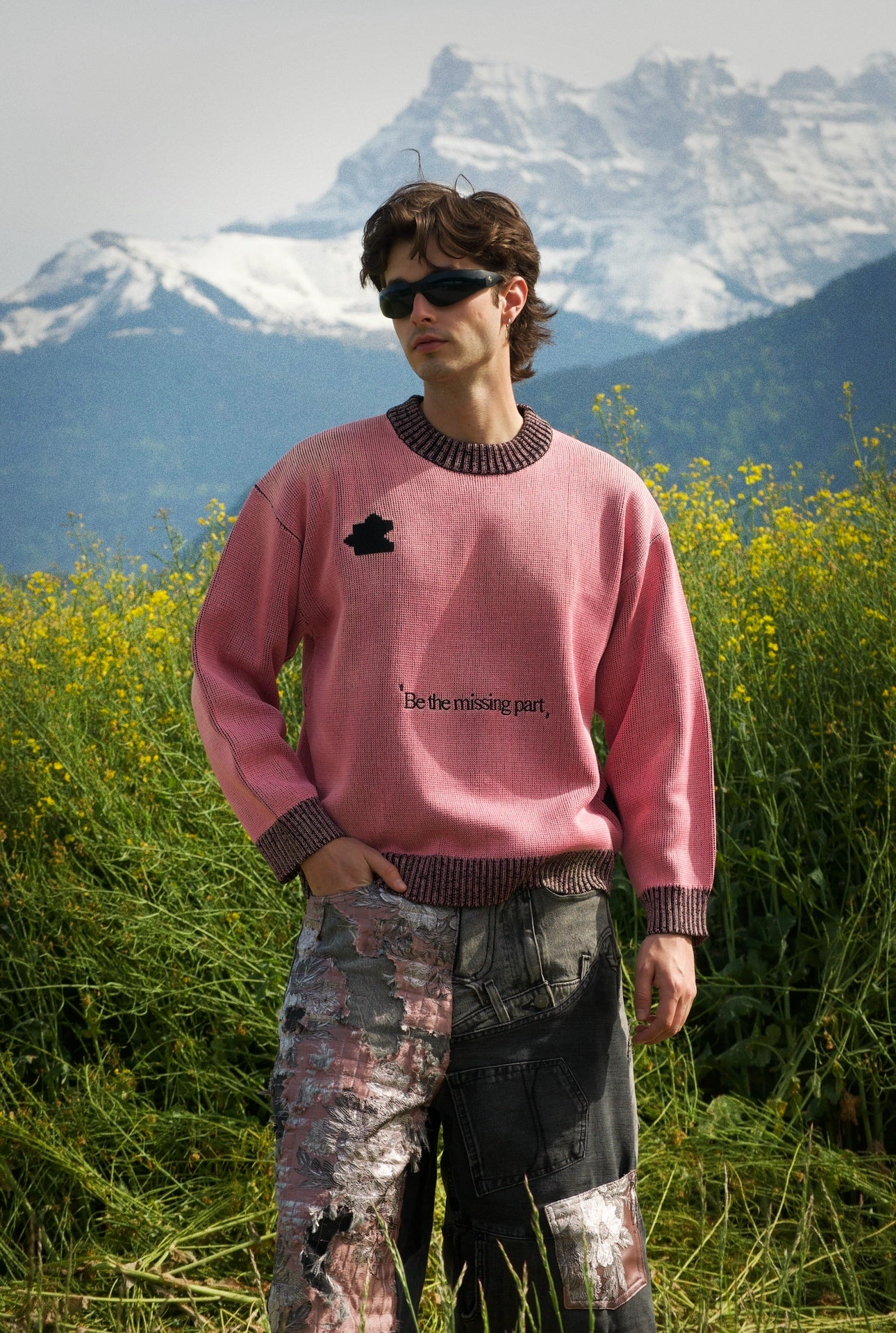 Jort in black tapestry